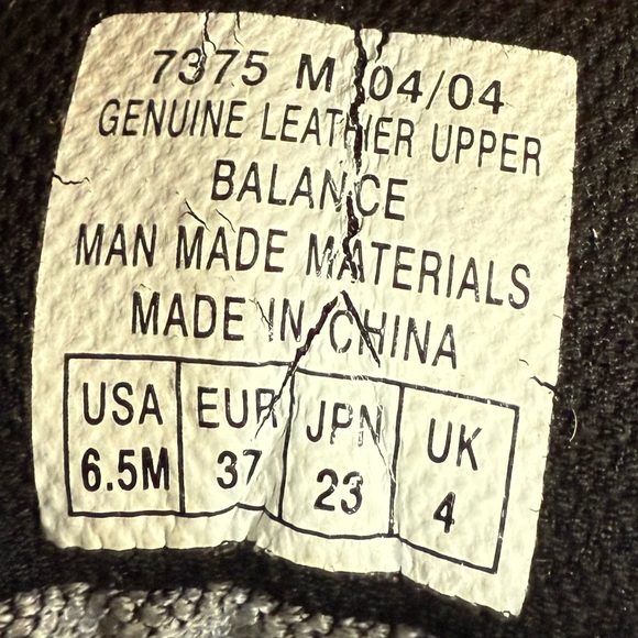 High end CLEAN.  Big boy or big girl beautiful VASQUE hiking boots. - Picture 2 of 6